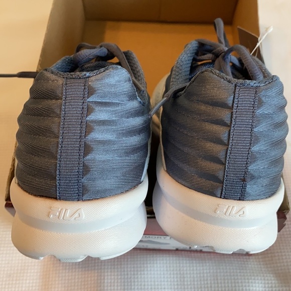 Woman’s Fila Coolmax Memory Foam size 8 Sneakers - Picture 7 of 12